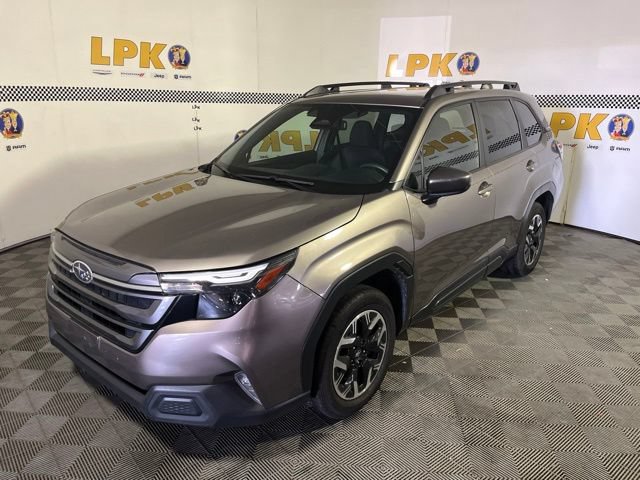 Used 2025 Subaru Forester Premium AWD/4WD image 7