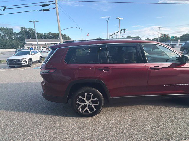 Used 2023 Jeep Grand Cherokee L Limited AWD/4WD image 11