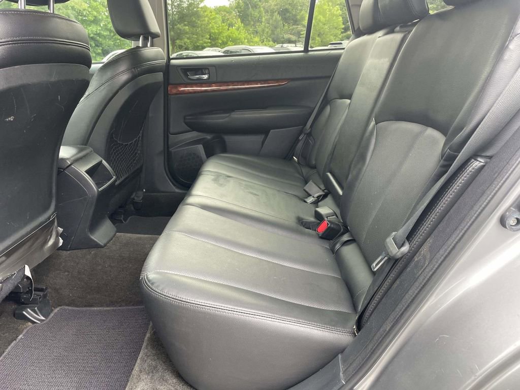 Used 2011 Subaru Outback 2.5i Limited AWD/4WD image 13