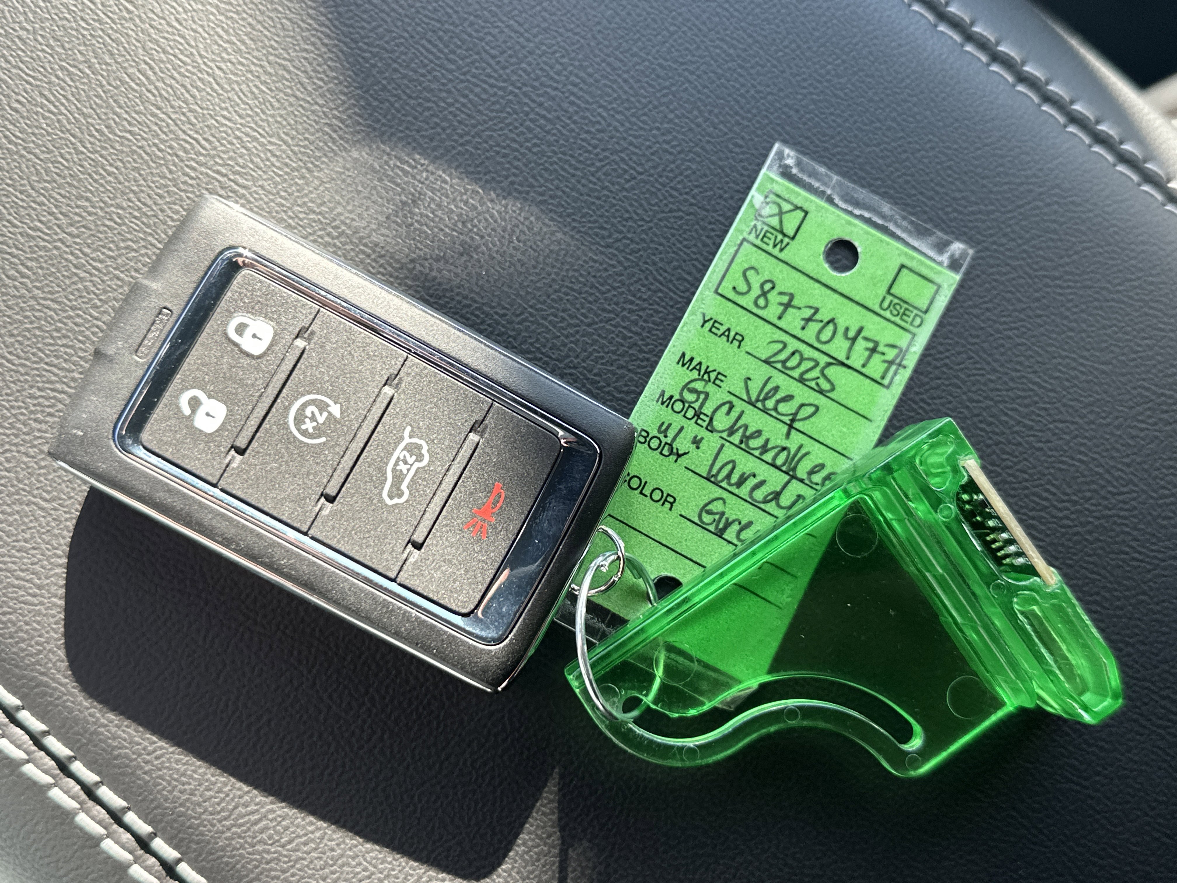 New 2025 Jeep Grand Cherokee L Altitude image 3