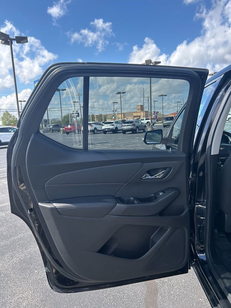 Used 2020 Chevrolet Traverse LT FWD image 47