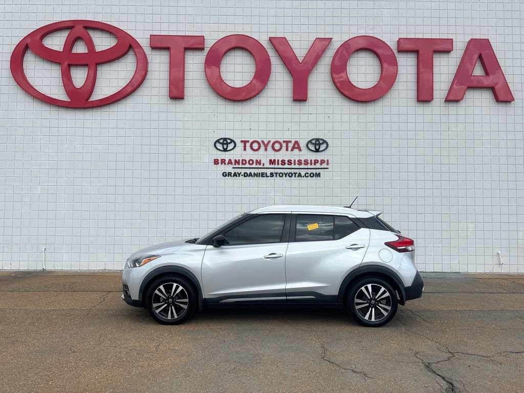 Used 2018 Nissan Kicks SR image 5