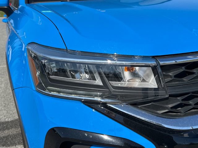 Used 2022 Volkswagen Taos SE w/ Panoramic Sunroof Package image 12