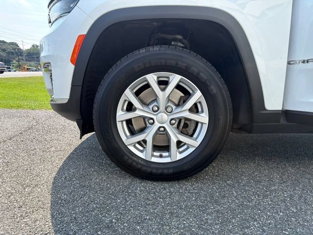 Used 2023 Jeep Grand Cherokee L Limited AWD/4WD image 27