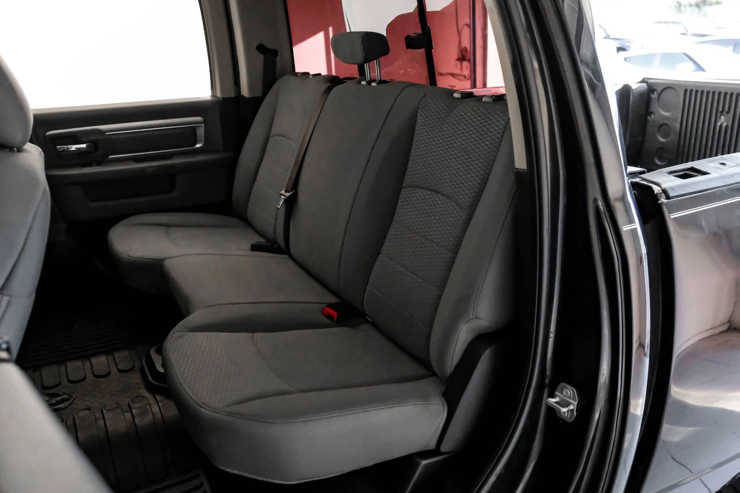 Used 2019 RAM 1500 Classic SLT image 35