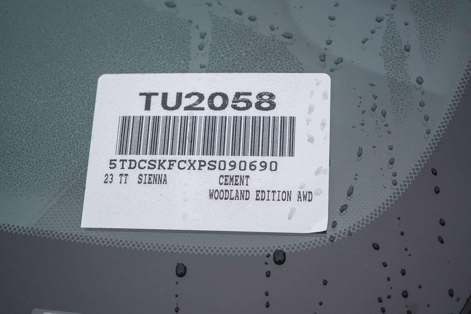 Used 2023 Toyota Sienna XLE Woodland Edition image 28