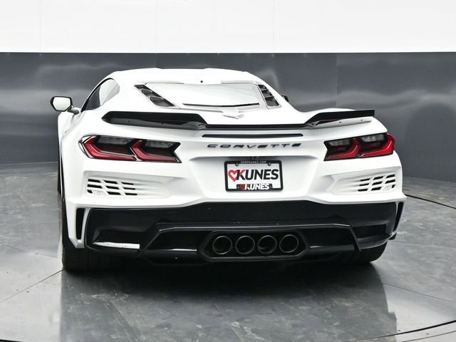Used 2024 Chevrolet Corvette Z06 w/ Stealth Interior Trim Package RWD image 6