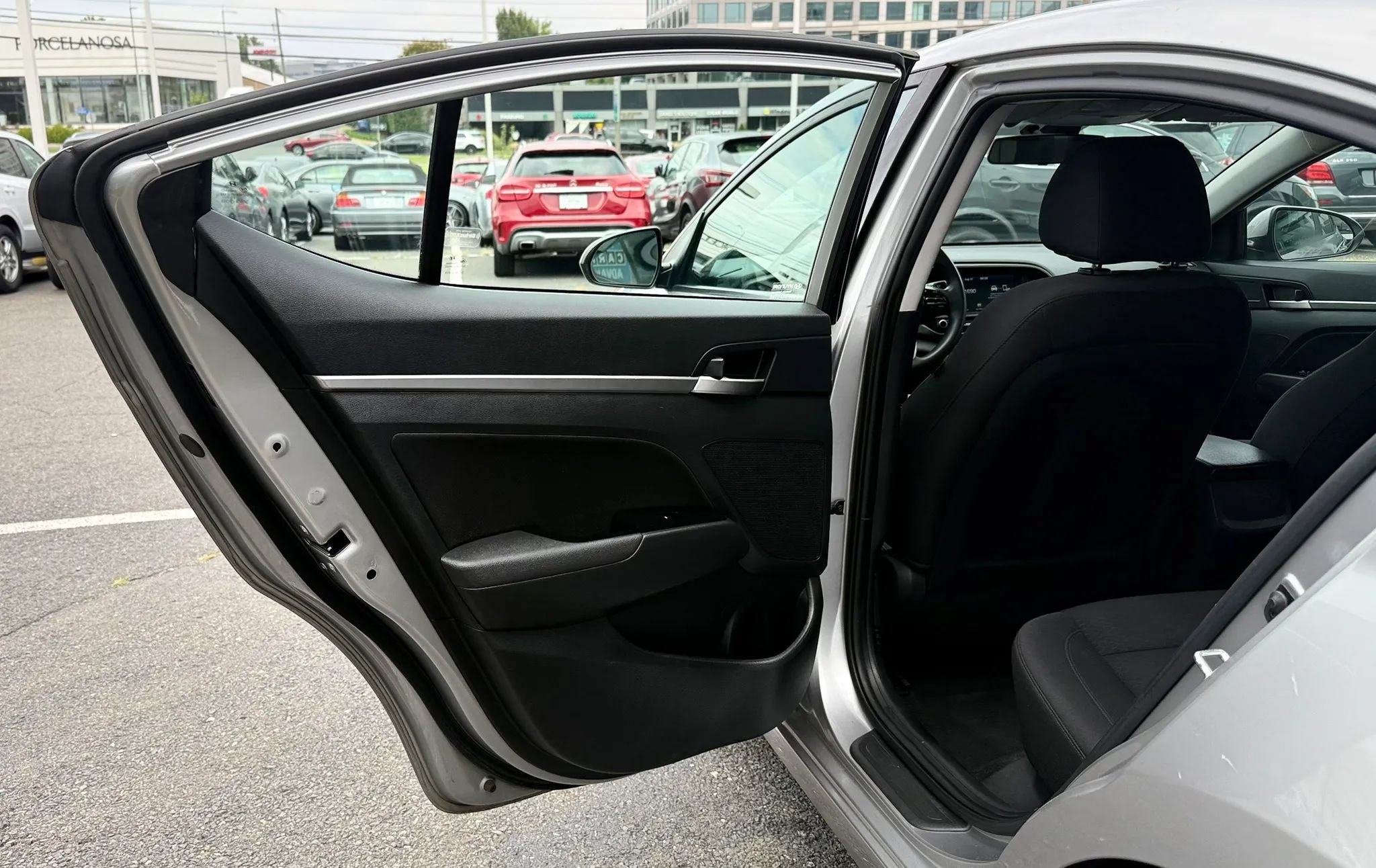 Used 2020 Hyundai Elantra SEL w/ Cargo Package (C1) FWD image 24
