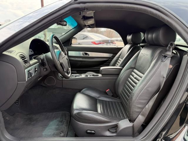 Used 2002 Ford Thunderbird RWD image 2