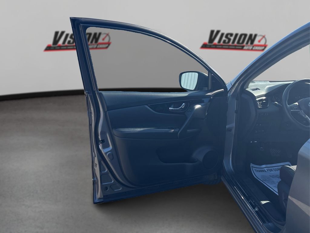 Used 2020 Nissan Rogue Sport SV image 22
