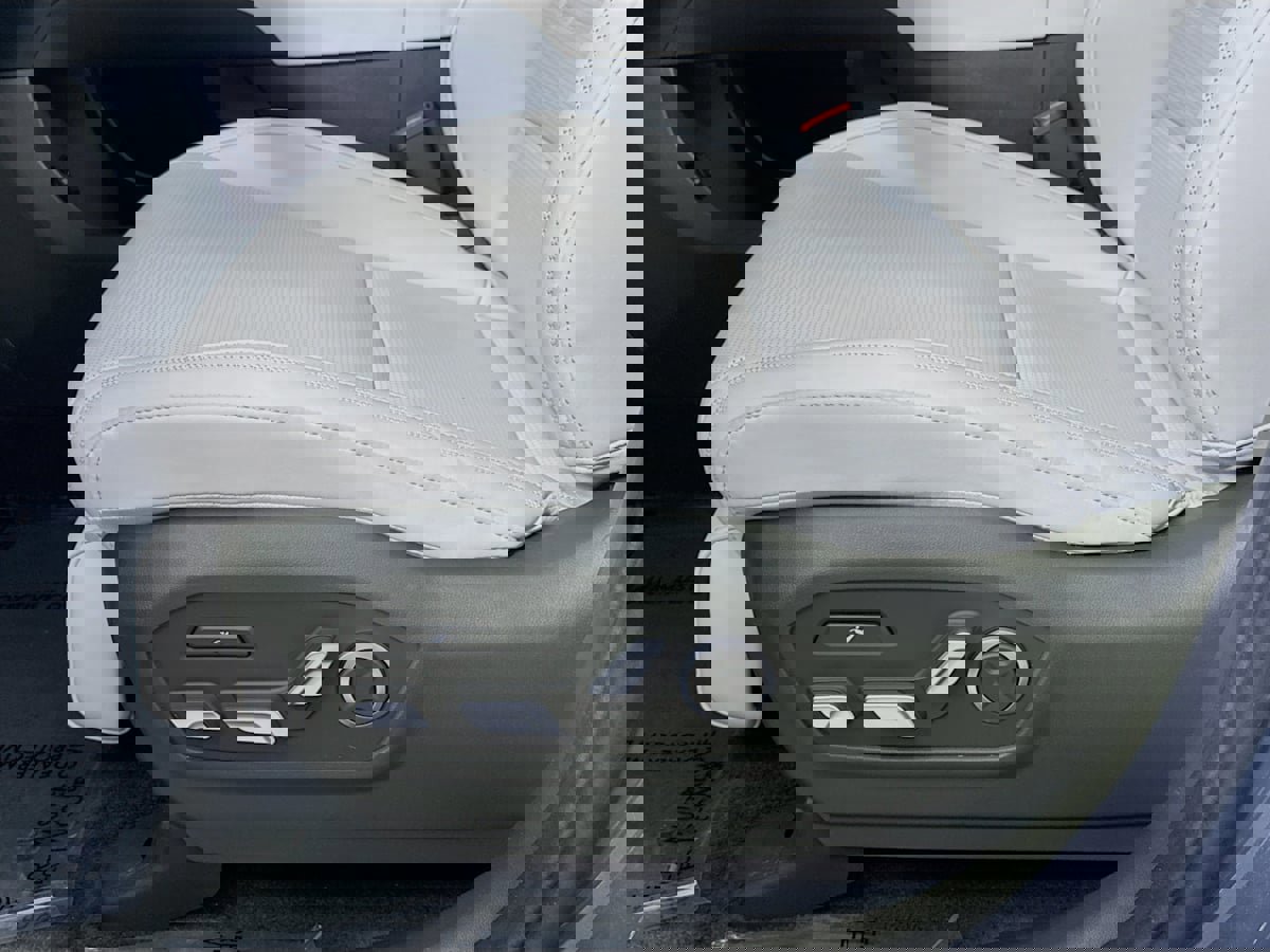 Used 2024 Hyundai Santa Fe Calligraphy image 25