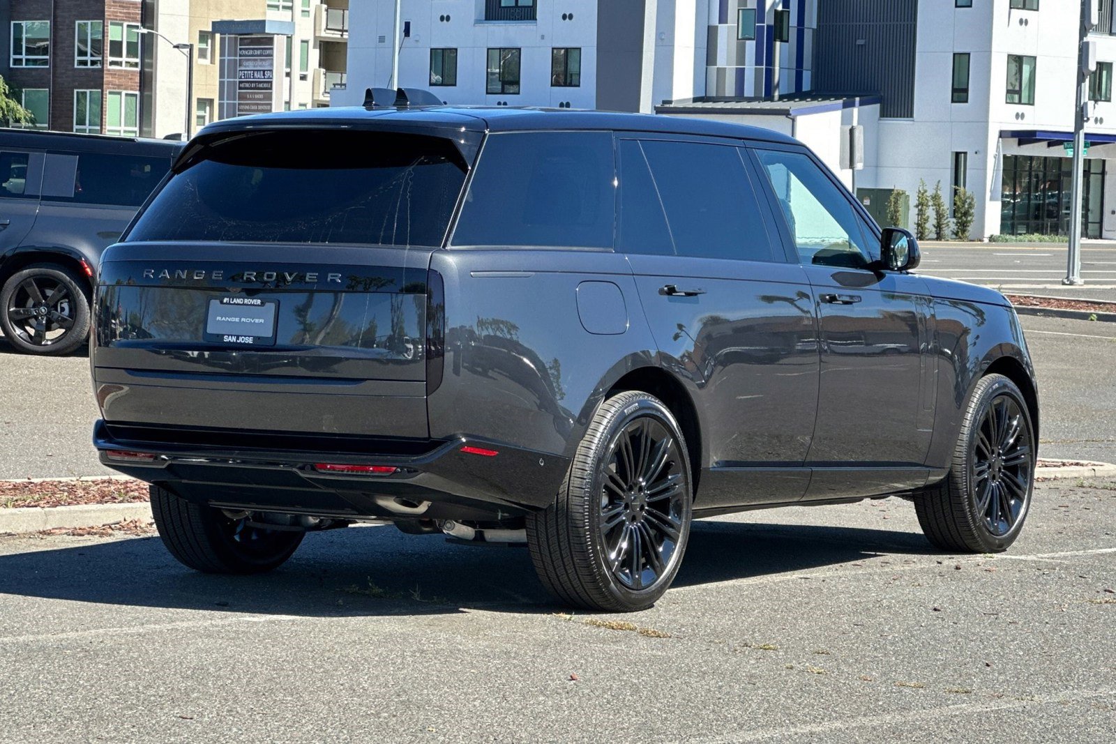 New 2026 Land Rover Range Rover Long Wheelbase SE image 10