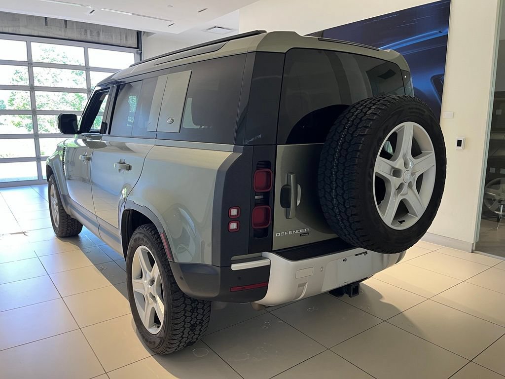 Certified 2022 Land Rover Defender 110 SE AWD/4WD image 7