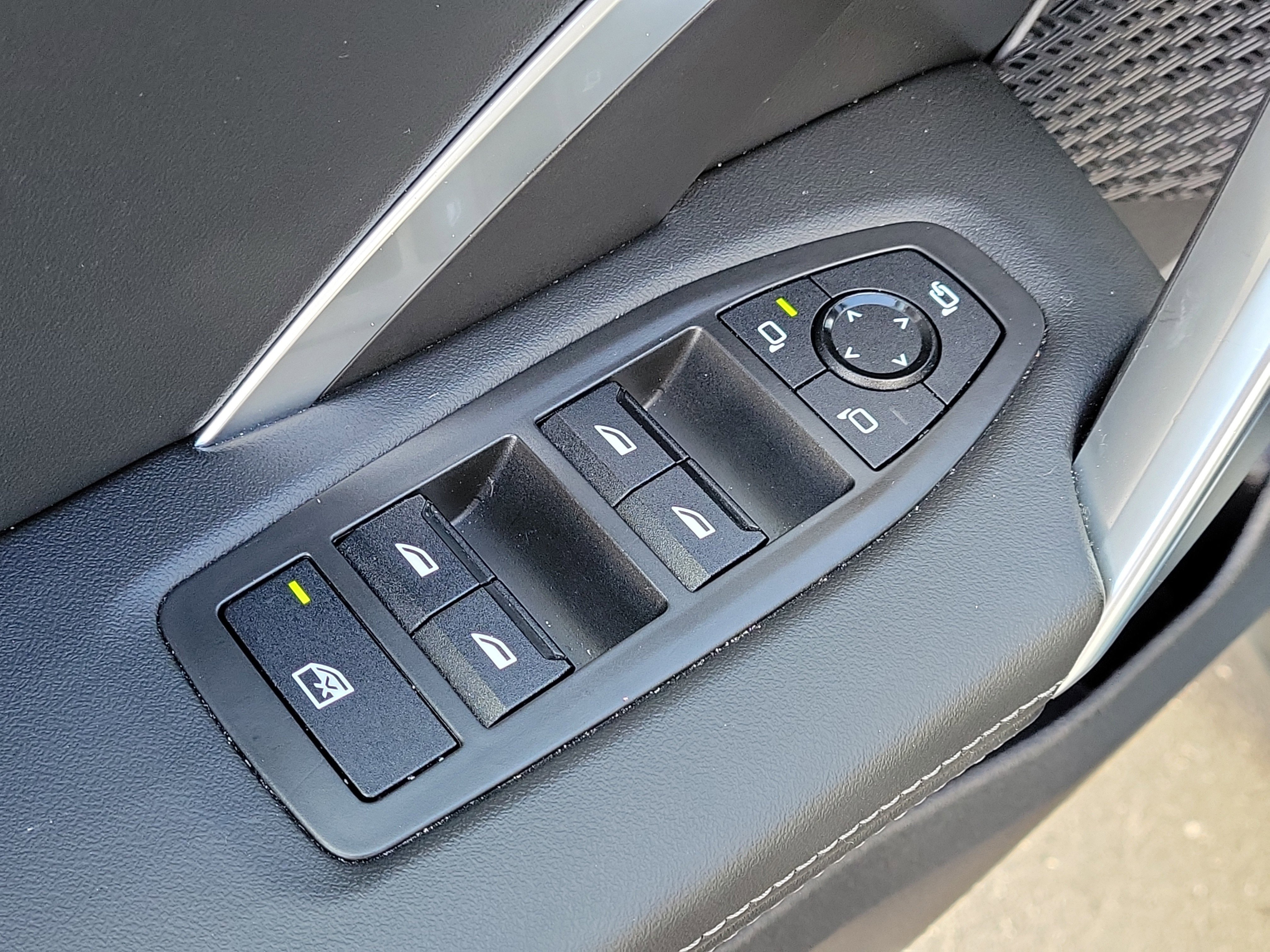 Used 2025 BMW X2 xDrive28i image 20