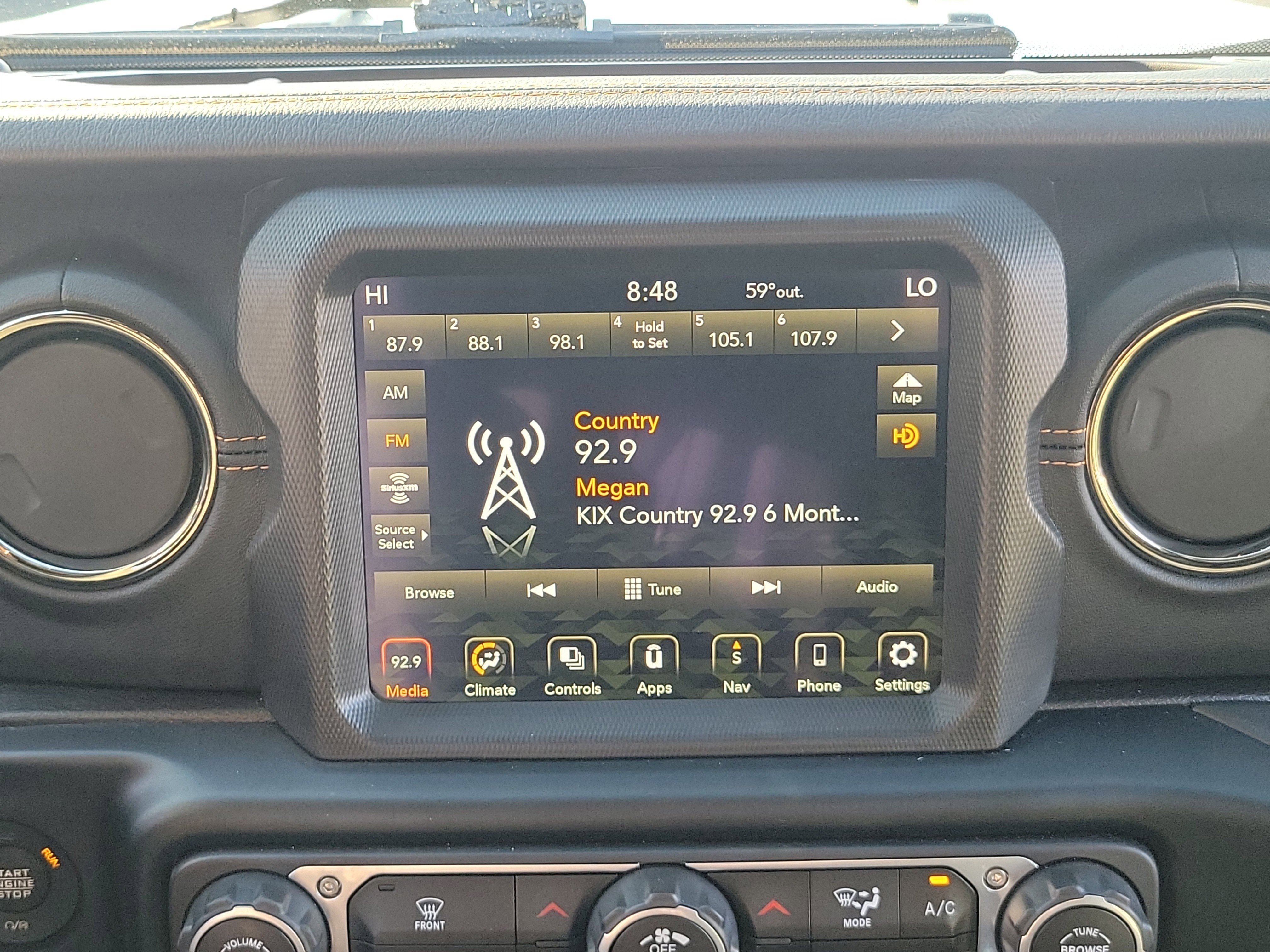 Used 2023 Jeep Gladiator Overland image 17