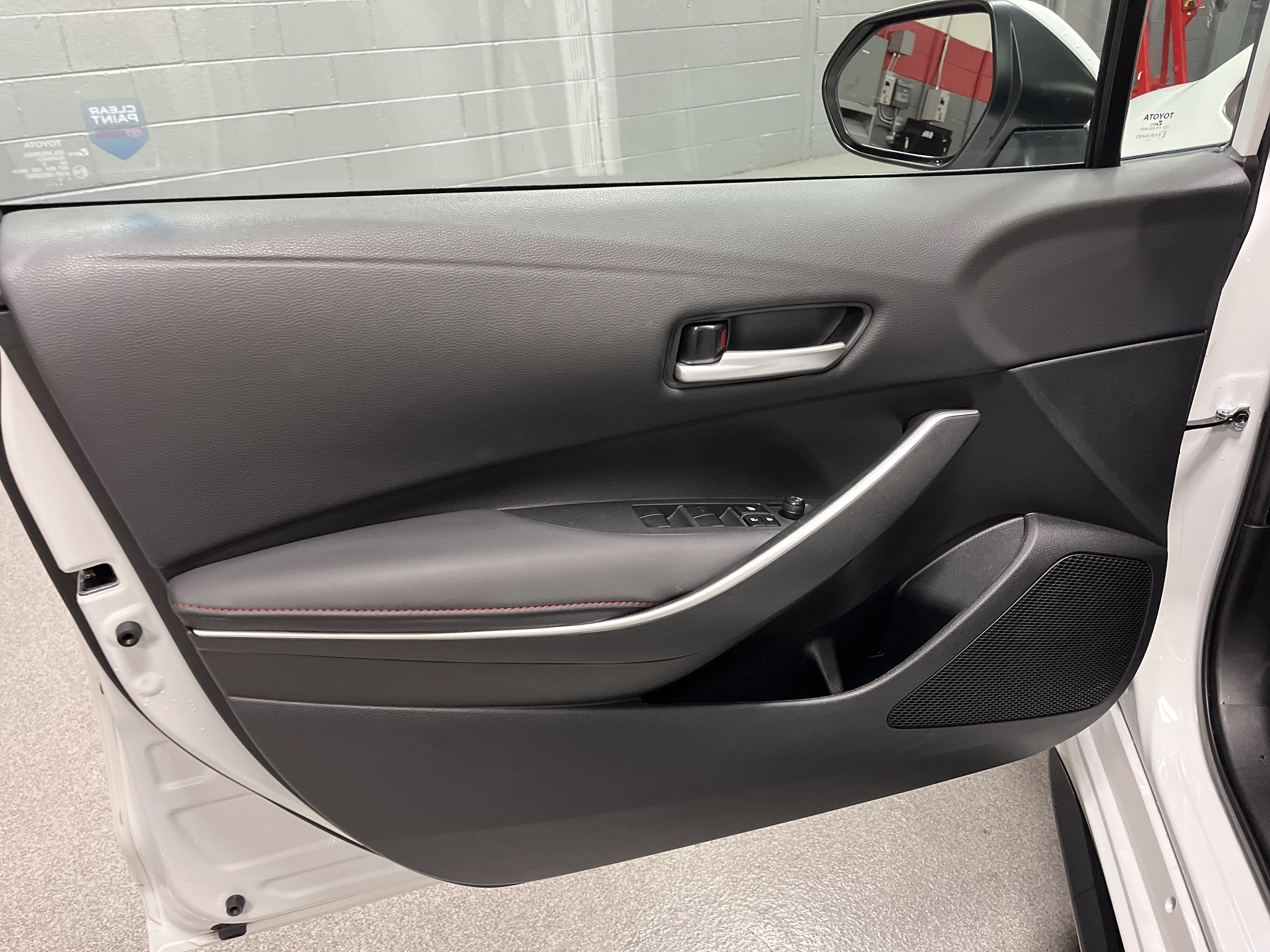 Used 2023 Toyota Corolla SE w/ SE Premium Package FWD image 14