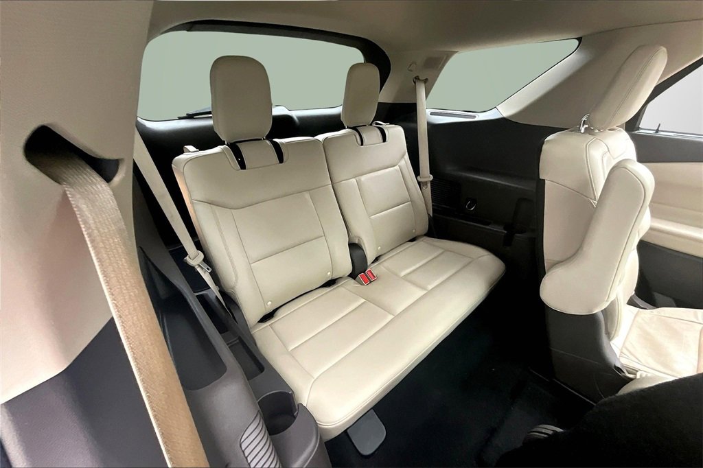 Used 2020 Ford Explorer Platinum w/ Premium Technology Package image 26