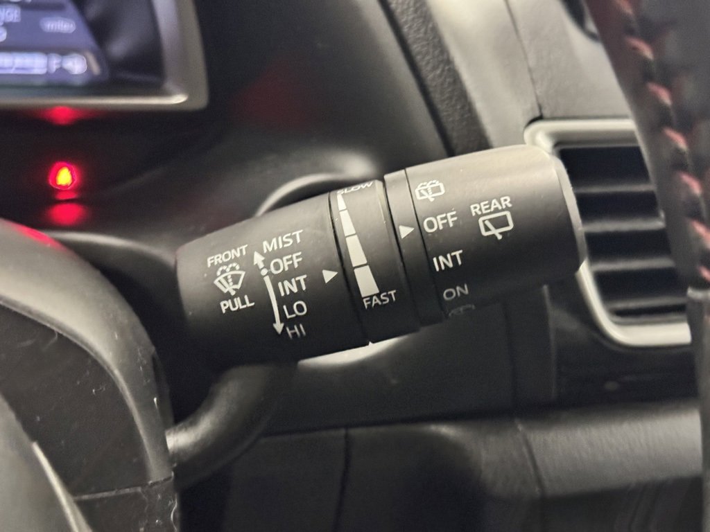 Used 2015 MAZDA MAZDA3 i Touring image 23