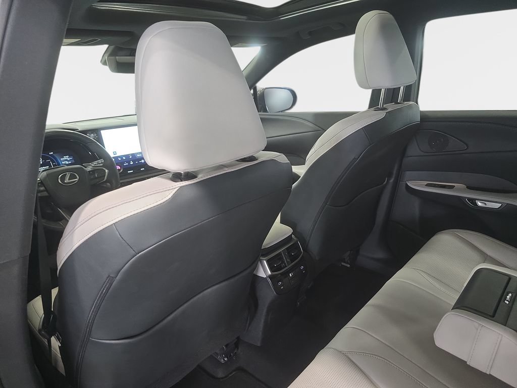 Used 2025 Lexus RX 350h AWD/4WD image 10