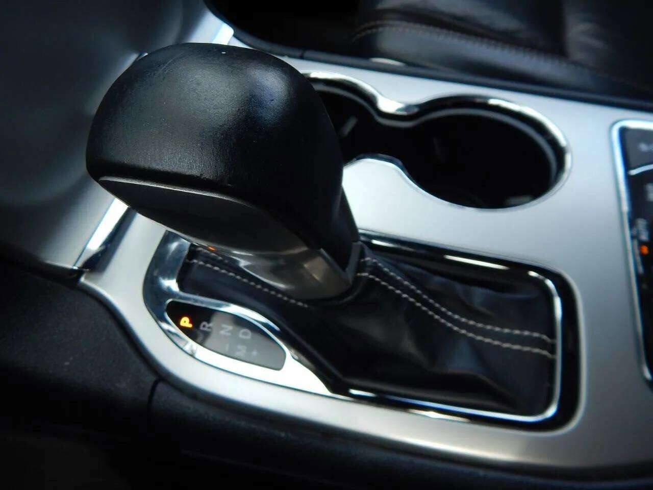 Used 2016 Jeep Grand Cherokee Overland w/ Advanced Technology Group image 49