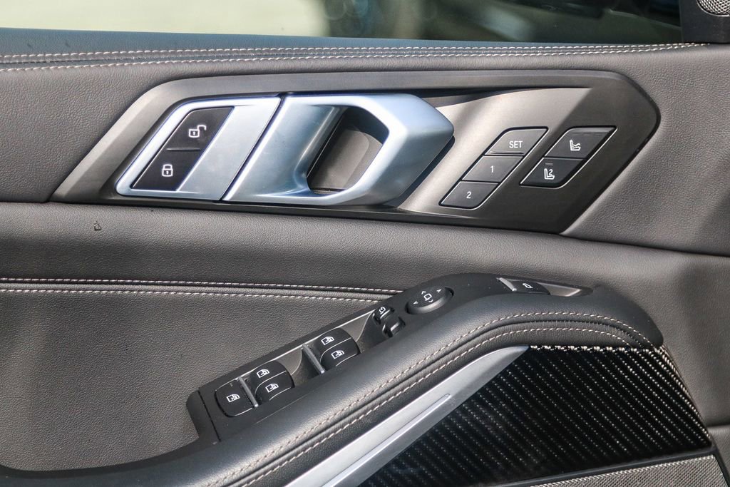 Used 2025 BMW X5 M60i image 24