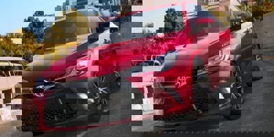 Used 2015 Toyota Camry SE w/ Moonroof Package FWD image 1