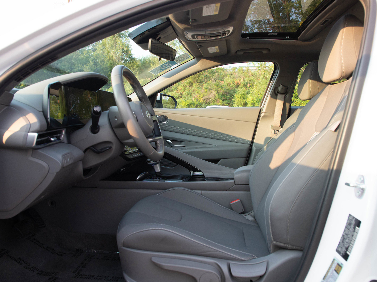 Used 2025 Hyundai Elantra SEL FWD image 21