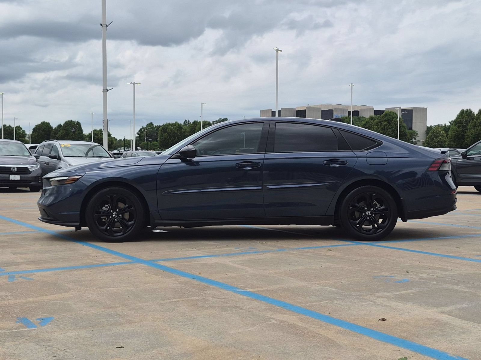 Certified 2025 Honda Accord SE image 9