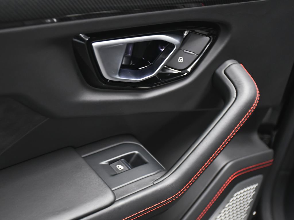 Used 2020 Lamborghini Urus image 13
