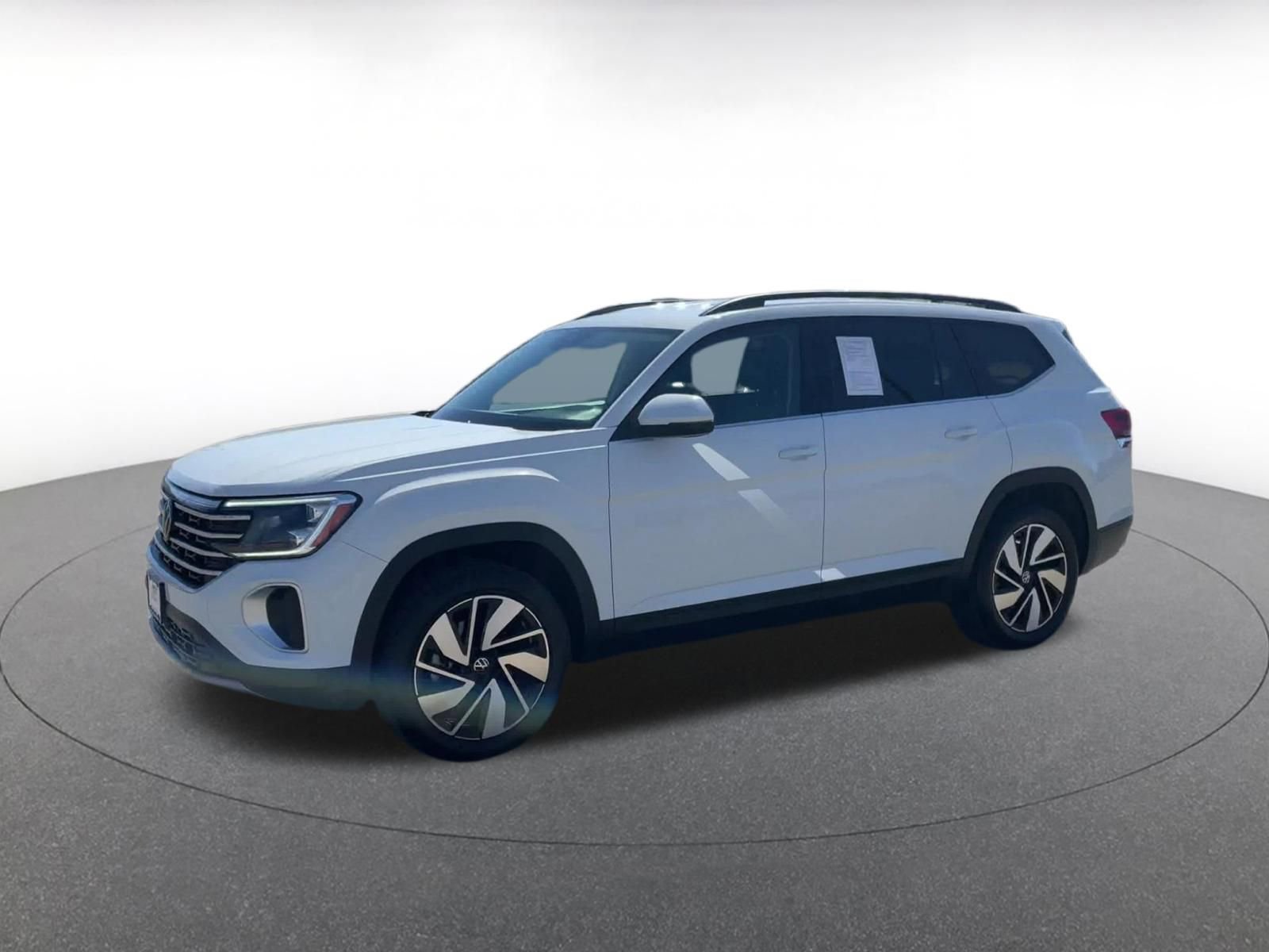 Used 2025 Volkswagen Atlas SE image 8