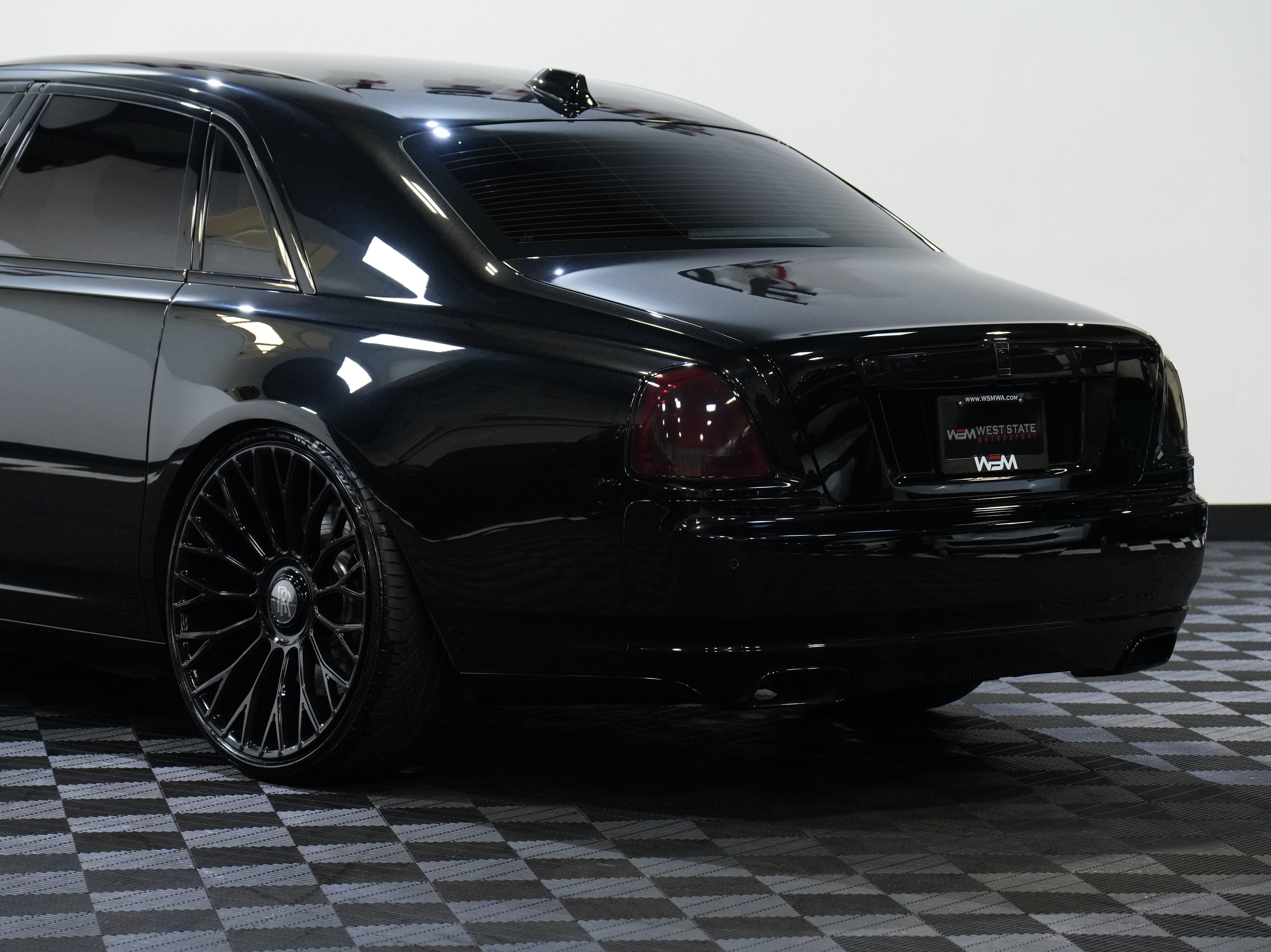 Used 2020 Rolls-Royce Ghost RWD image 17
