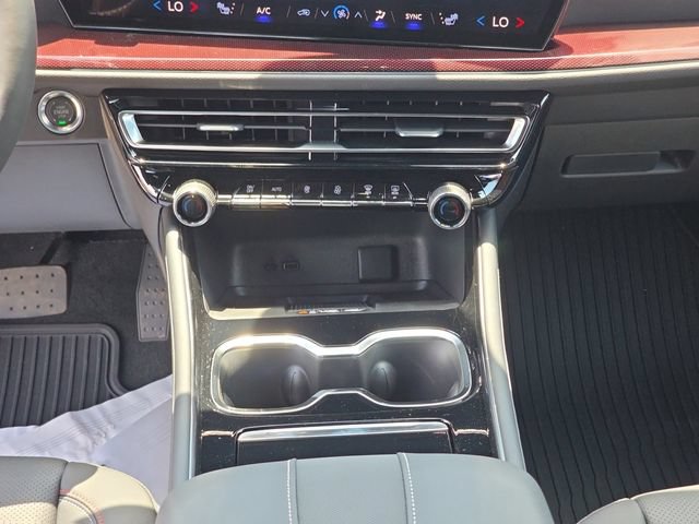 New 2026 Chevrolet Traverse Z71 w/ Enhanced Driving Package AWD/4WD image 11