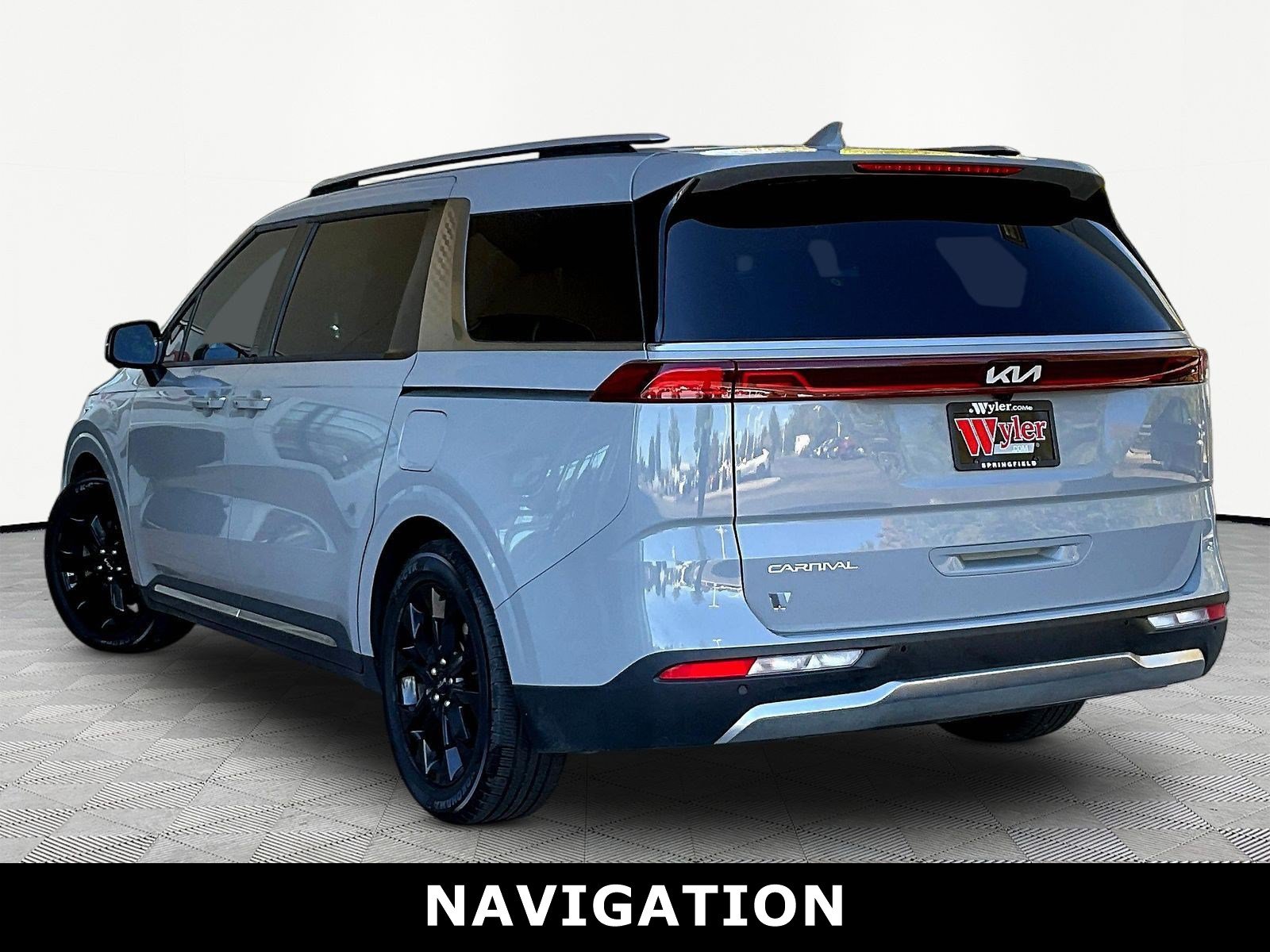 Used 2024 Kia Carnival SX Prestige FWD image 4