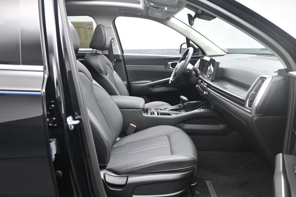 Used 2025 Kia Sorento S w/ Panoramic Sunroof Package FWD image 31