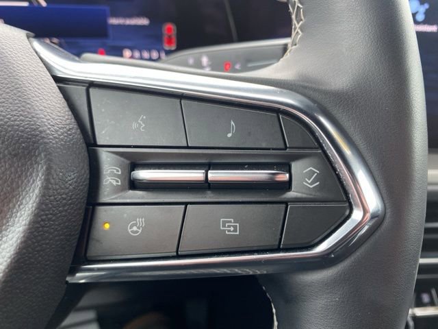 Used 2025 Chevrolet Traverse LT image 13