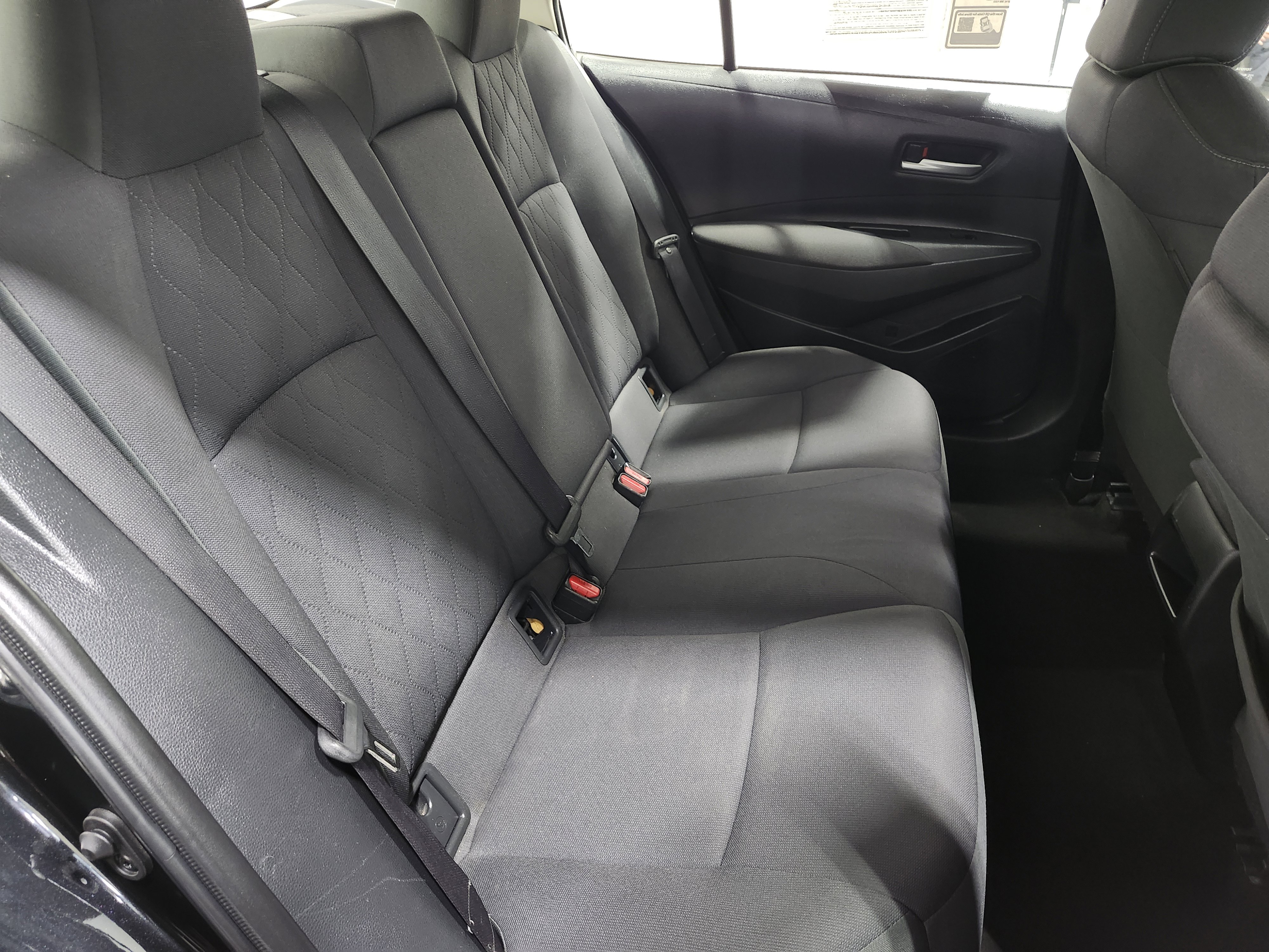 Used 2020 Toyota Corolla LE image 18