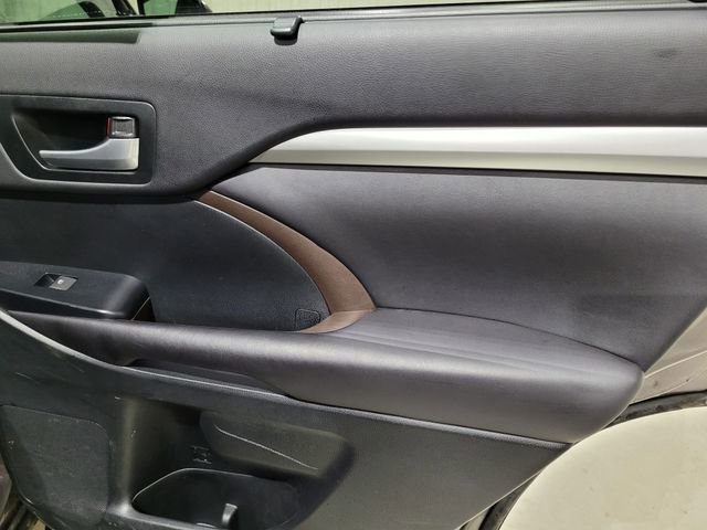 Used 2016 Toyota Highlander XLE image 55