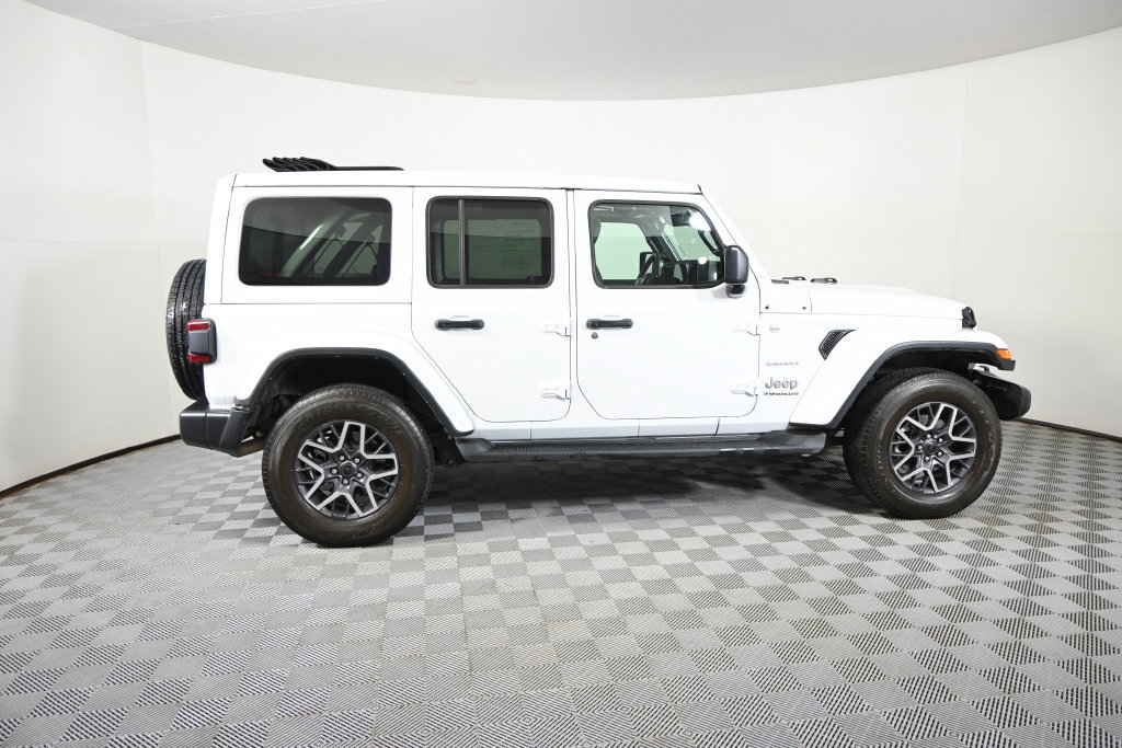 Used 2024 Jeep Wrangler Unlimited Sahara w/ Safety Group AWD/4WD image 7