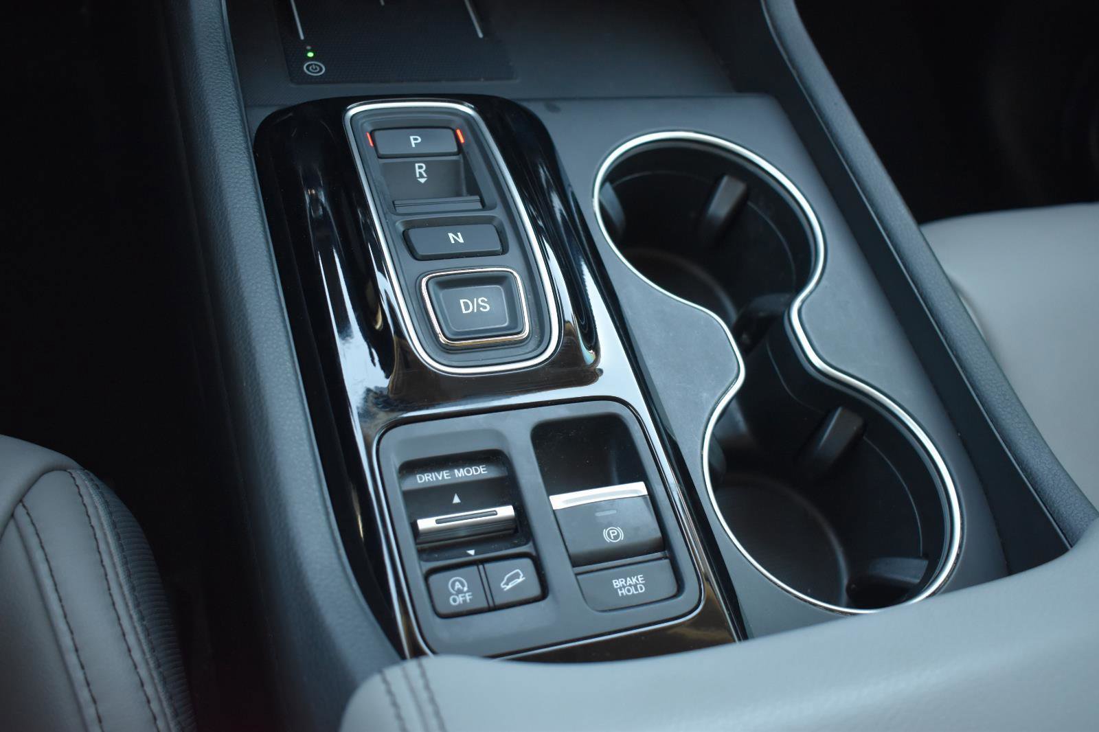 Used 2025 Honda Pilot Touring image 12