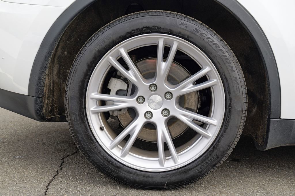 Used 2024 Tesla Model Y Long Range image 13