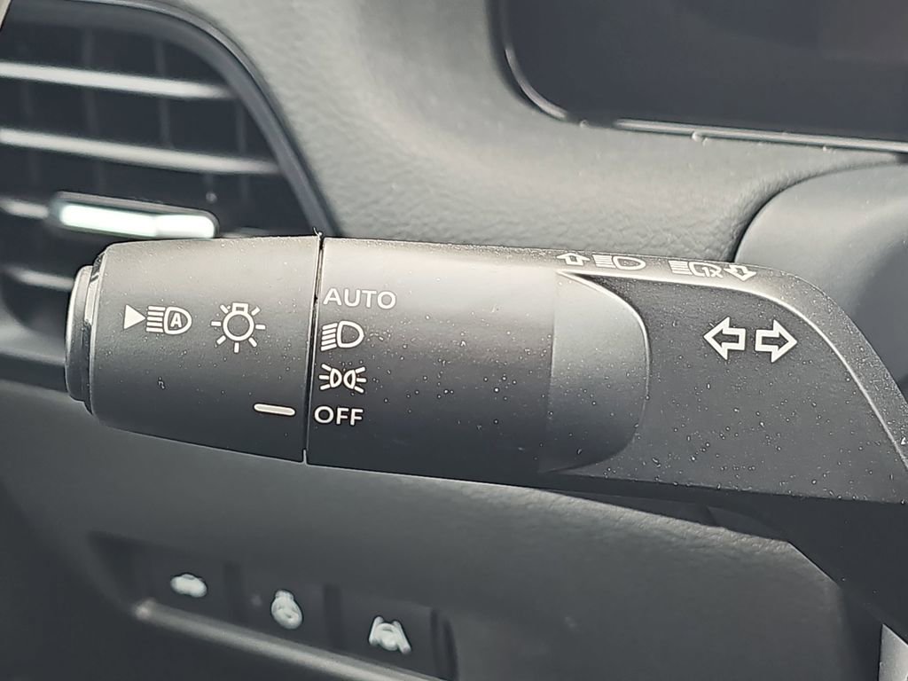 New 2026 Nissan Sentra SR w/ SR Premium Package FWD image 27