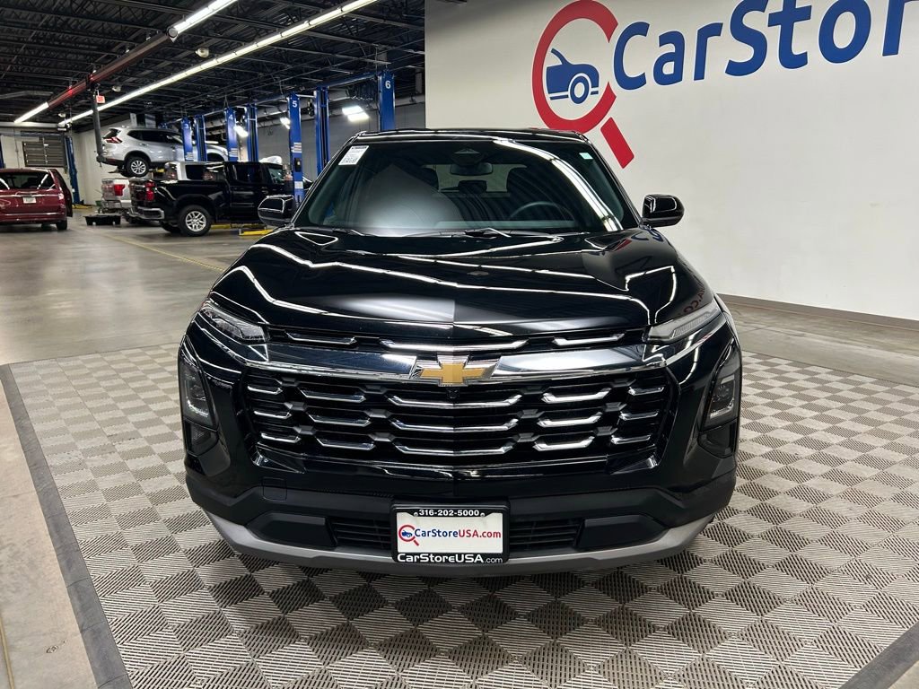 Used 2025 Chevrolet Equinox LT AWD/4WD image 4