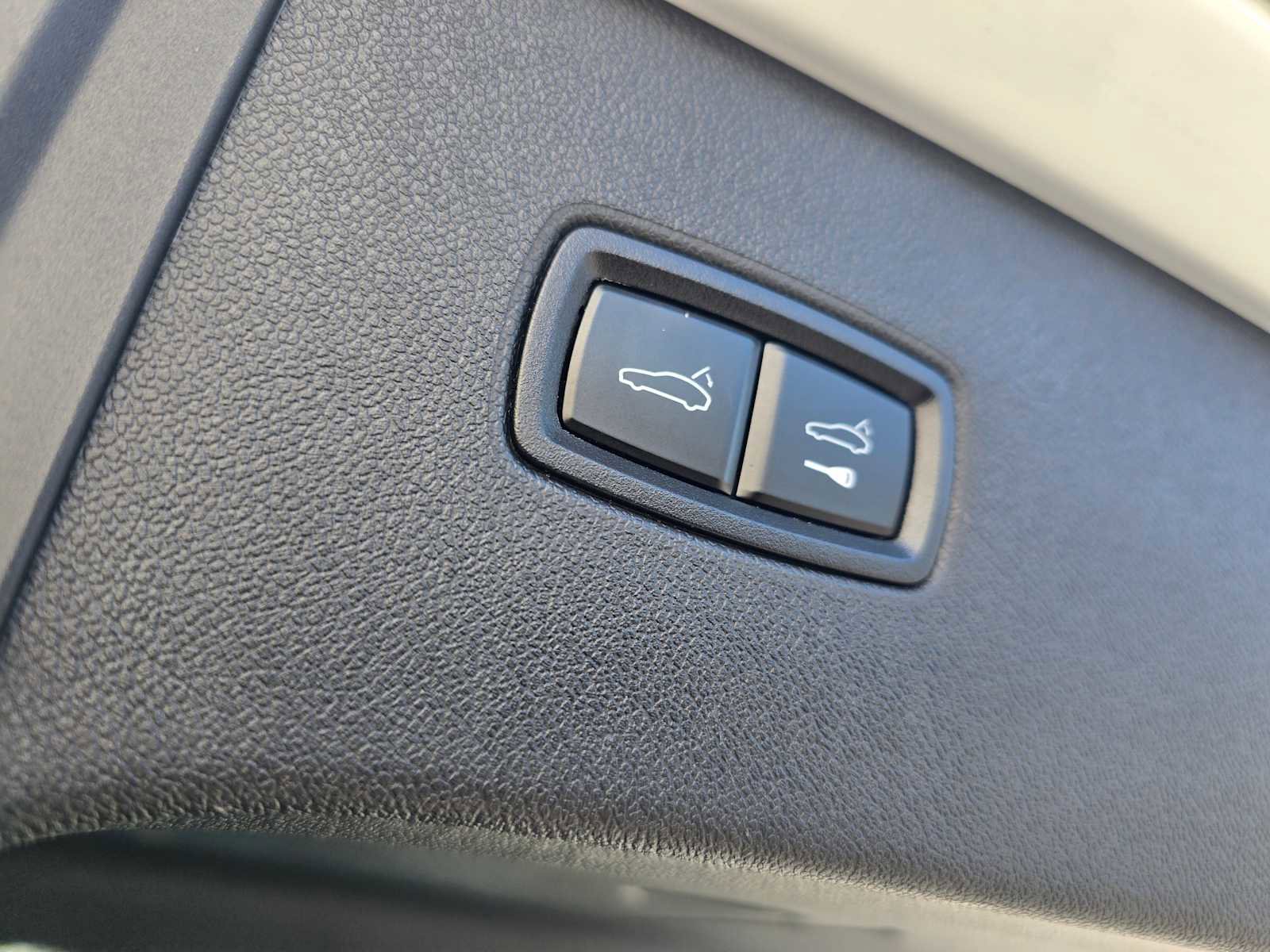 Used 2024 Porsche Cayenne image 18