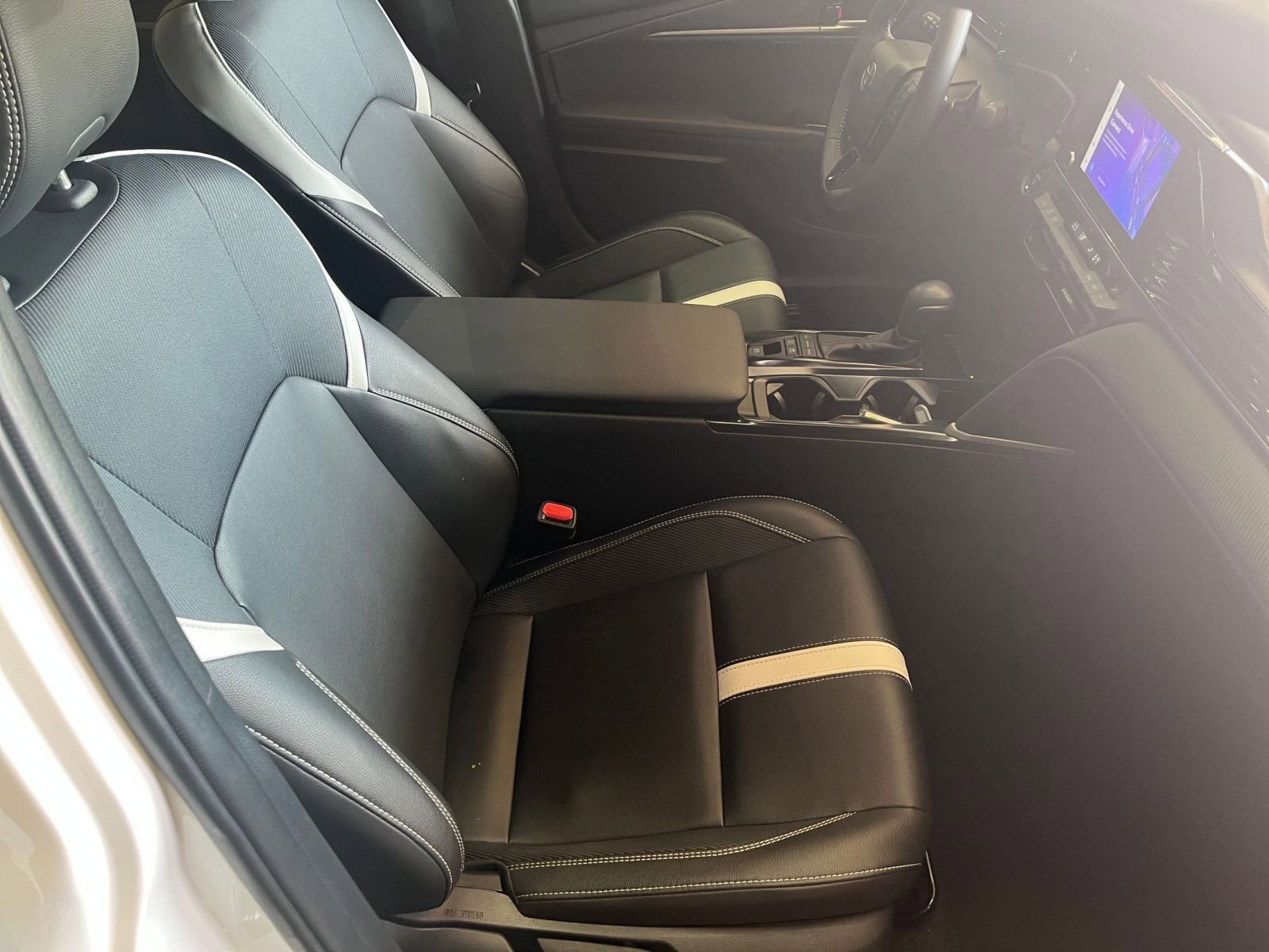 Used 2025 Toyota Camry SE FWD image 36