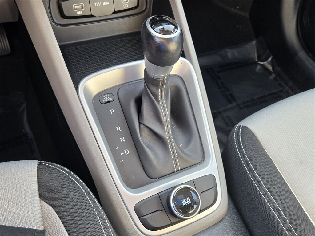 Certified 2024 Hyundai Venue SEL image 19