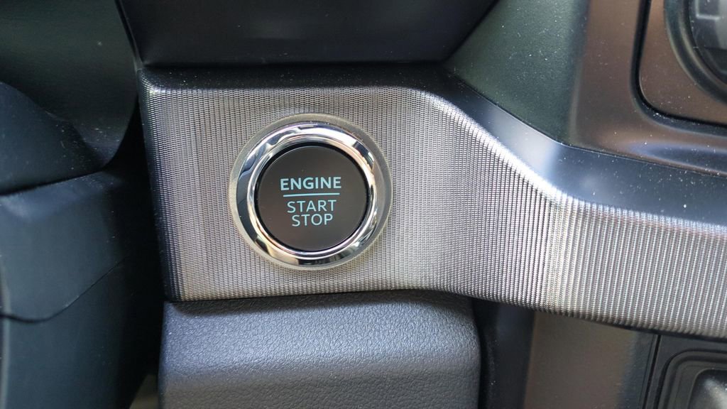 Used 2025 Ford F250 Platinum image 28