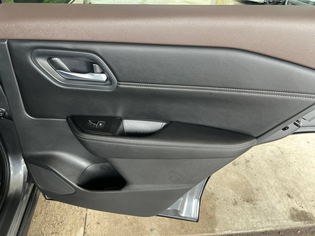 Certified 2023 Nissan Rogue SL AWD/4WD image 18