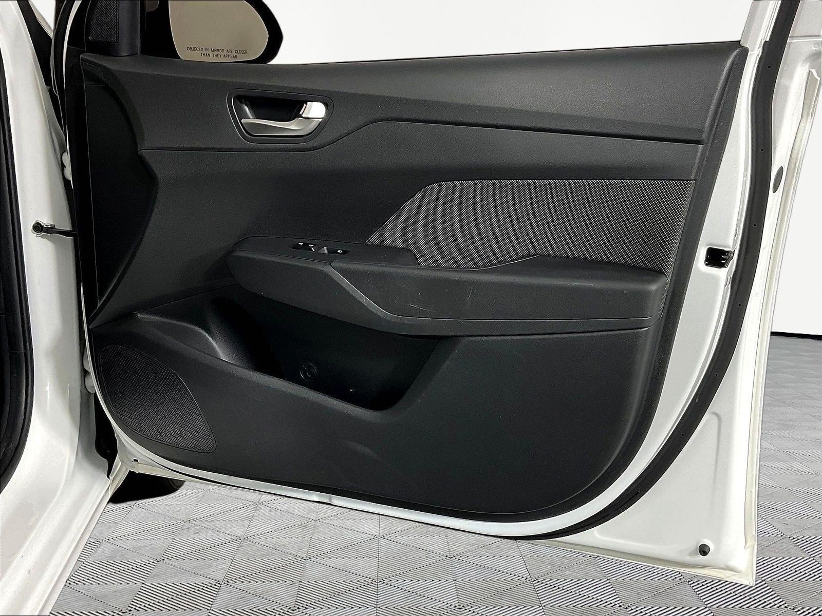 Used 2022 Hyundai Accent Limited FWD image 26