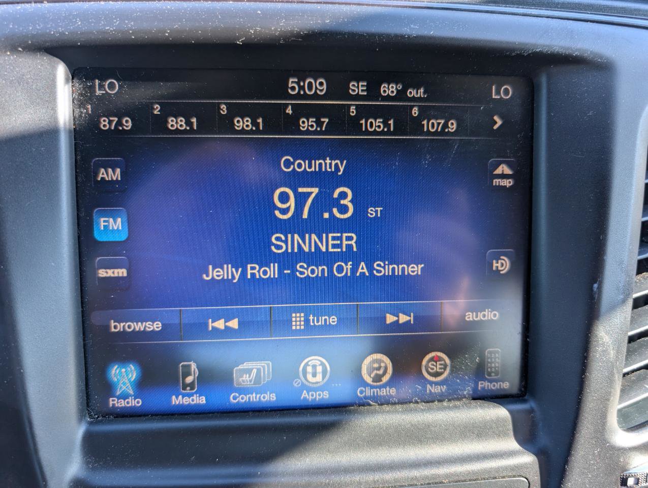 Used 2015 Chrysler 200 S w/ Navigation & Sound Group I image 23