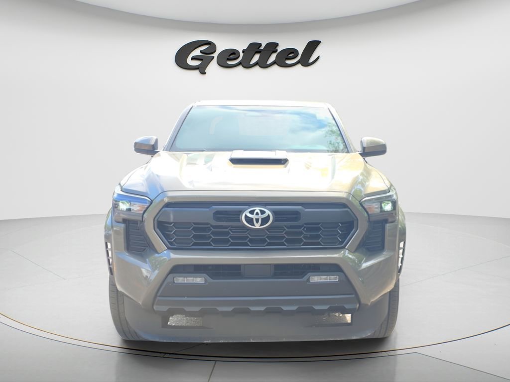 Used 2025 Toyota Tacoma TRD Sport image 8